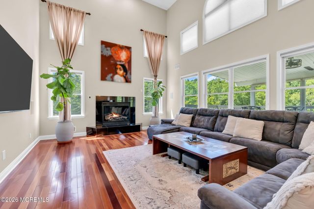 14 Diamond Hill Road, Marlboro, NJ 07746