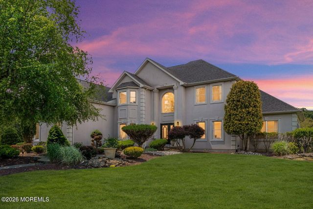14 Diamond Hill Road, Marlboro, NJ 07746