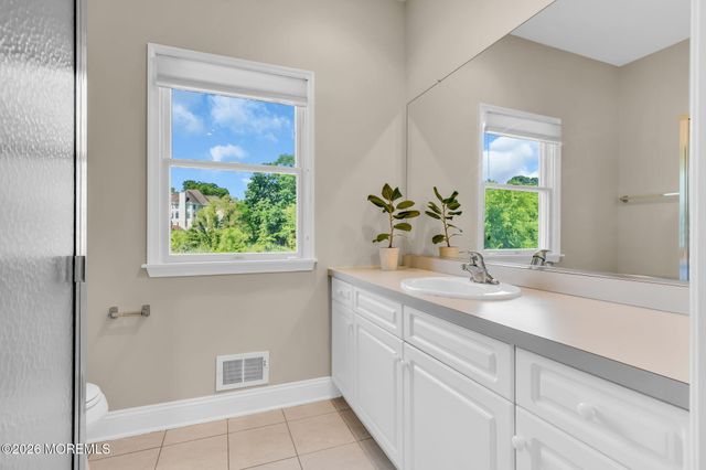 14 Diamond Hill Road, Marlboro, NJ 07746
