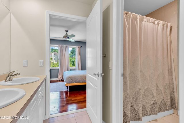 14 Diamond Hill Road, Marlboro, NJ 07746