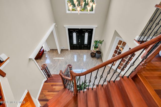 14 Diamond Hill Road, Marlboro, NJ 07746