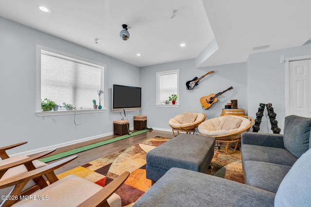 14 Diamond Hill Road, Marlboro, NJ 07746