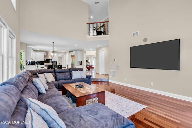 14 Diamond Hill Road, Marlboro, NJ 07746