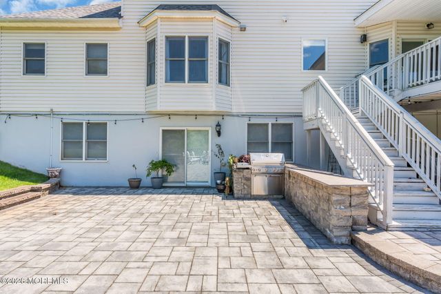 14 Diamond Hill Road, Marlboro, NJ 07746