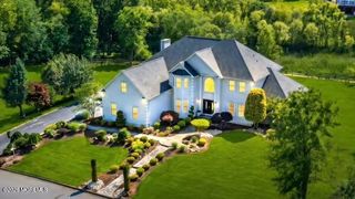14 Diamond Hill Road, Marlboro, NJ 07746