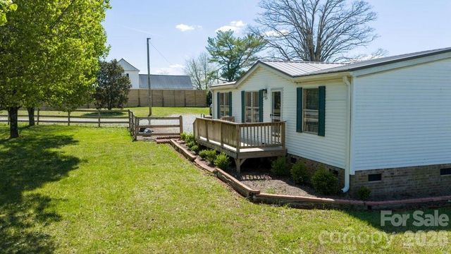 889 Tabor Road, Olin, NC 28660
