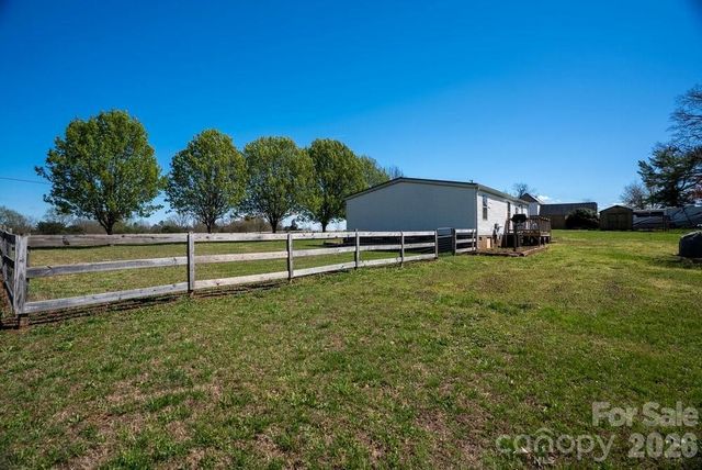 889 Tabor Road, Olin, NC 28660