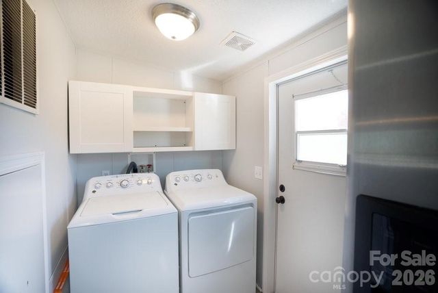 889 Tabor Road, Olin, NC 28660