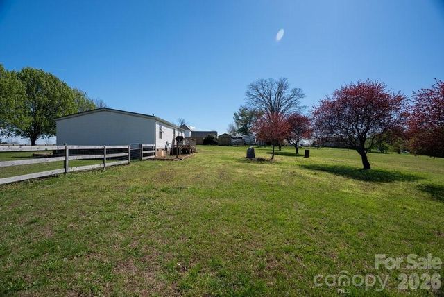 889 Tabor Road, Olin, NC 28660
