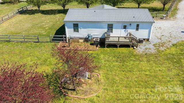 889 Tabor Road, Olin, NC 28660