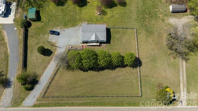 889 Tabor Road, Olin, NC 28660
