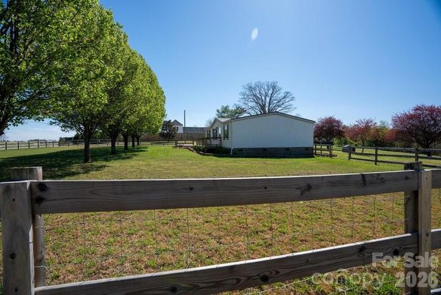 889 Tabor Road, Olin, NC 28660