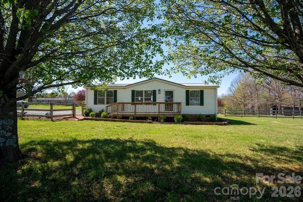 889 Tabor Road, Olin, NC 28660