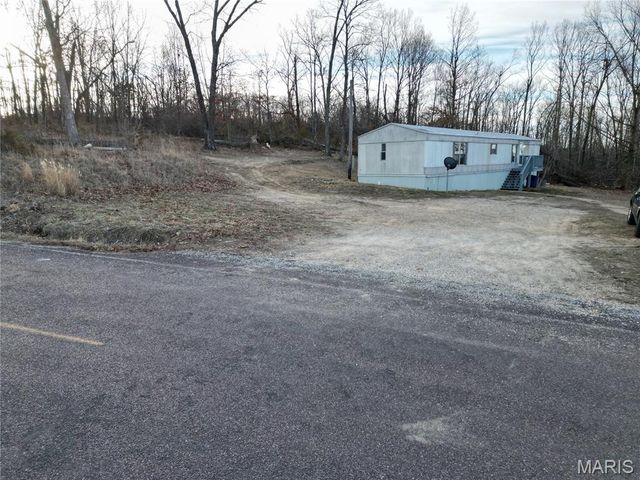 1322 Reiker Ford Road, St Clair, MO 63077