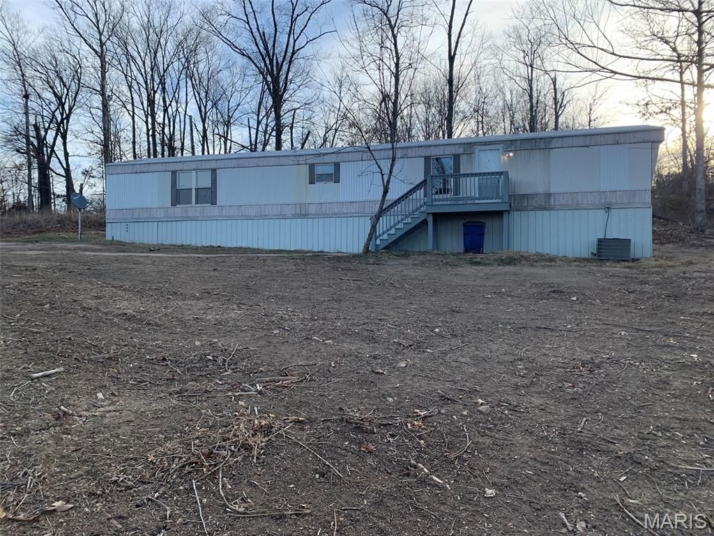 1322 Reiker Ford Road, St Clair, MO 63077