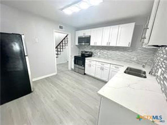 743 E 13th Avenue, Belton, TX 76513