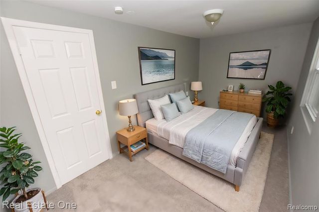 1565 Parkway Street, Waterford, MI 48328