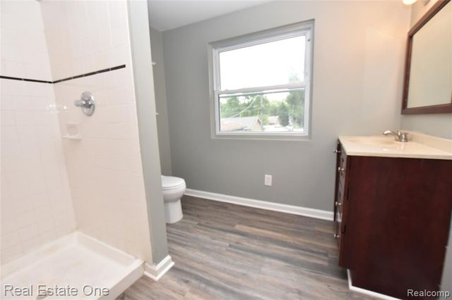 1565 Parkway Street, Waterford, MI 48328