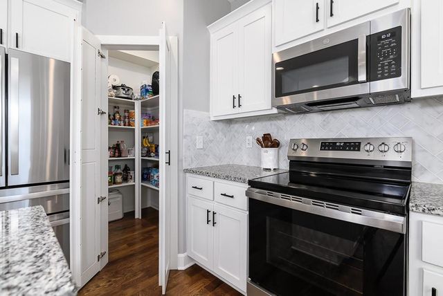 16349 Lolly Lane, Basehor, KS 66007