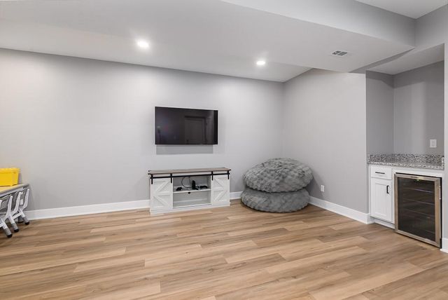 16349 Lolly Lane, Basehor, KS 66007