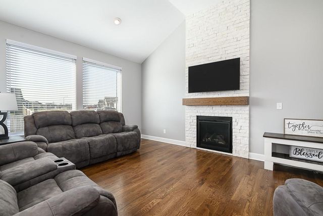 16349 Lolly Lane, Basehor, KS 66007