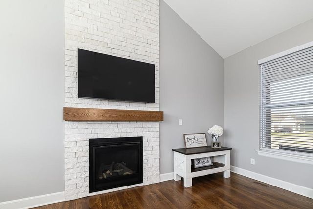 16349 Lolly Lane, Basehor, KS 66007