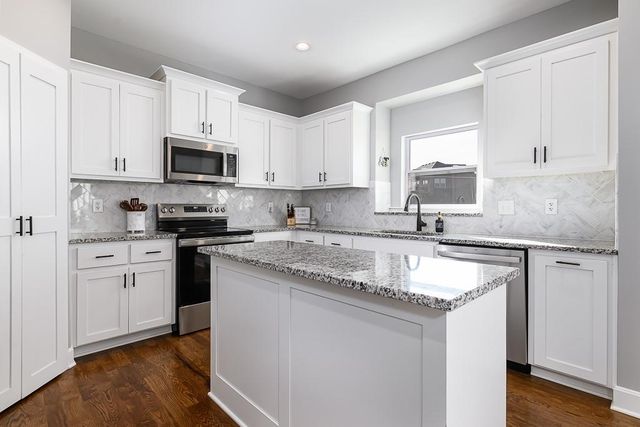 16349 Lolly Lane, Basehor, KS 66007