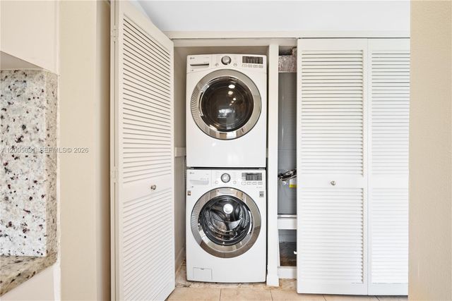 6601 SW 116th Ct 404, Miami, FL 33173