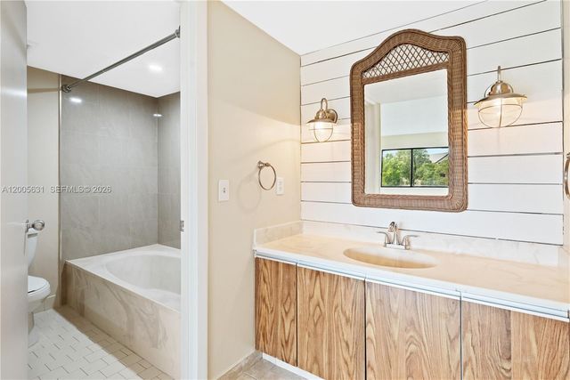 6601 SW 116th Ct 404, Miami, FL 33173