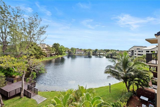 6601 SW 116th Ct 404, Miami, FL 33173