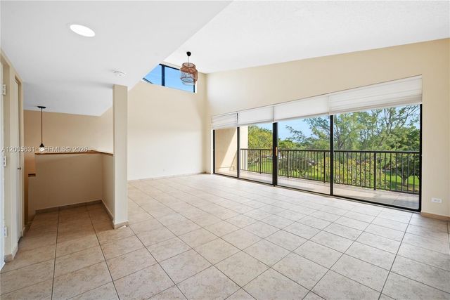 6601 SW 116th Ct 404, Miami, FL 33173