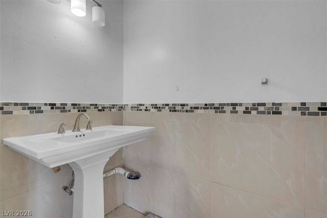 3200 West Oakey Boulevard, Las Vegas, NV 89102