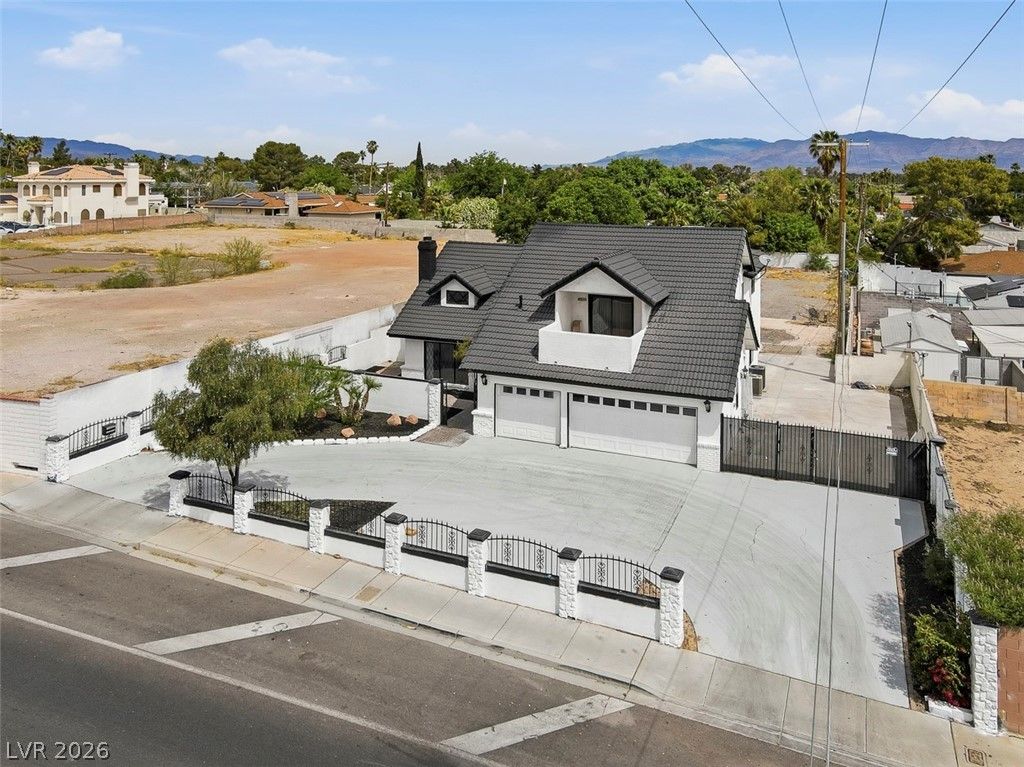3200 West Oakey Boulevard, Las Vegas, NV 89102