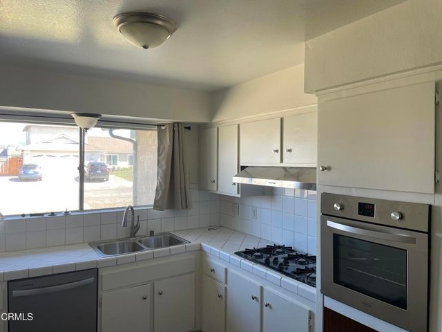 7560 Lemur Street, Ventura, CA 93003