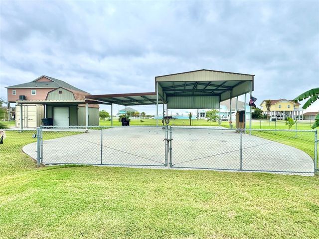 1134 E Canal East, Crystal Beach, TX 77650