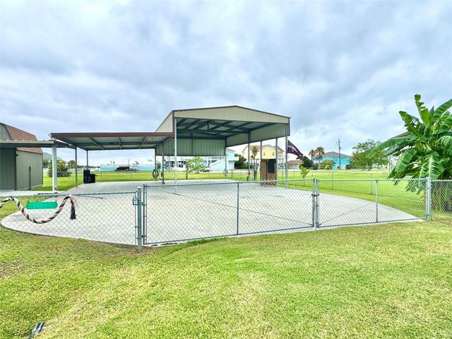 1134 E Canal East, Crystal Beach, TX 77650