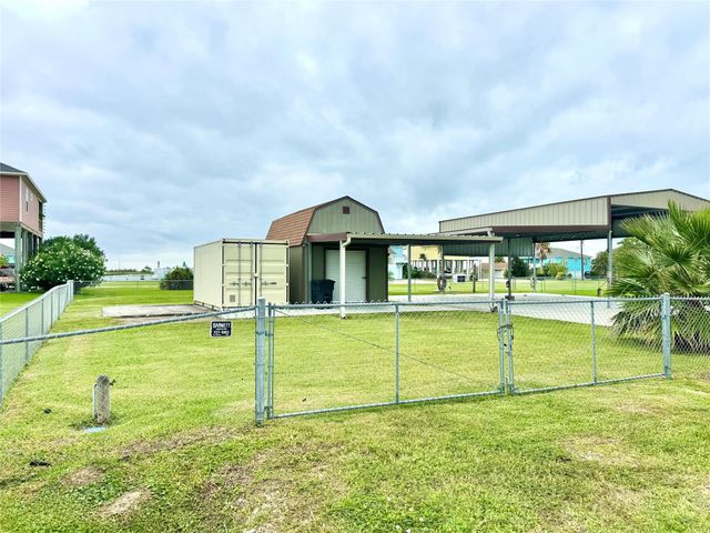 1134 E Canal East, Crystal Beach, TX 77650