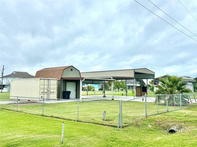 1134 E Canal East, Crystal Beach, TX 77650