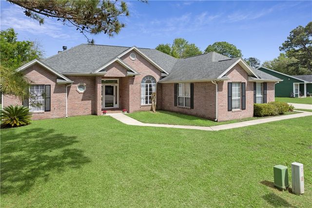 136 Lake Jordan Blvd, Kingsland, GA 31548