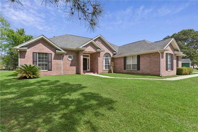 136 Lake Jordan Blvd, Kingsland, GA 31548