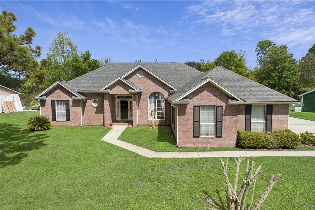 136 Lake Jordan Blvd, Kingsland, GA 31548