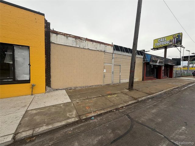 16038 E. 8 Mile Road, Detroit, MI 48205