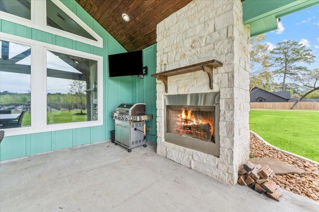 15637 Knotty Oaks Trail, Magnolia, TX 77355