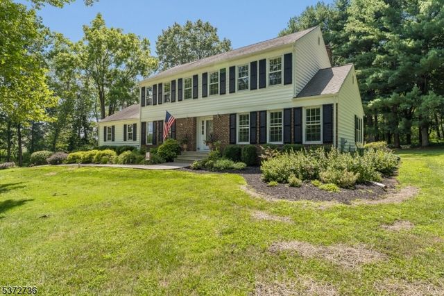 114 Manor Way, Alexandria Twp., NJ 08867