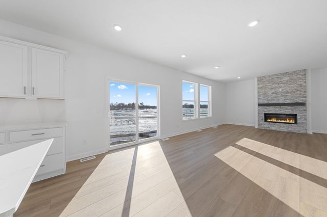 565 Waterford Place, Waconia, MN 55387