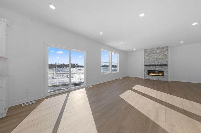 565 Waterford Place, Waconia, MN 55387