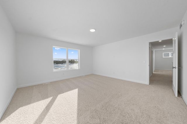 565 Waterford Place, Waconia, MN 55387