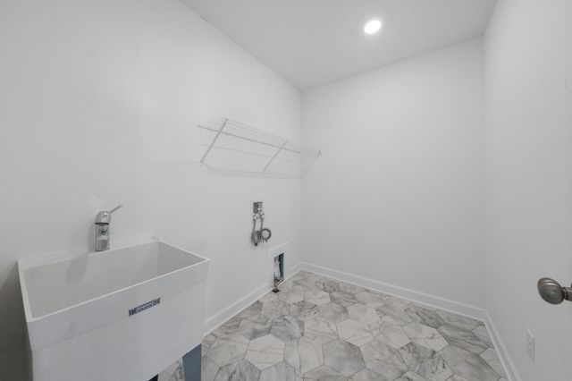 565 Waterford Place, Waconia, MN 55387