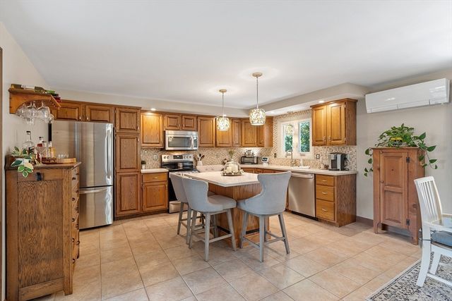 36 Will Thompson Way, Fitchburg, MA 01420