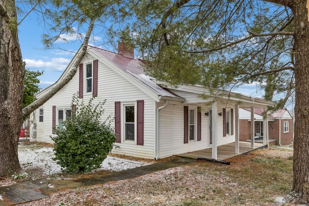 203 Hull Ave, Carthage, TN 37030